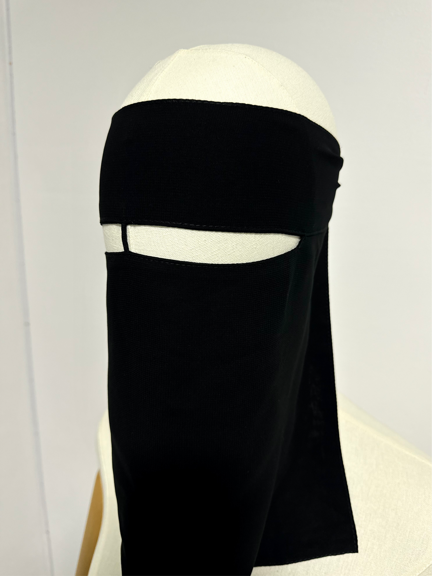 No pinch nose string niqab